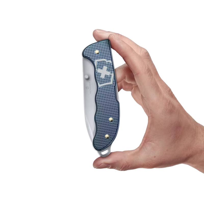 Încărcați imaginea în vizualizatorul Galerie, VICTORINOX HUNTER PRO ALOX LIMITED EDITION 2026 0.9415.L26
