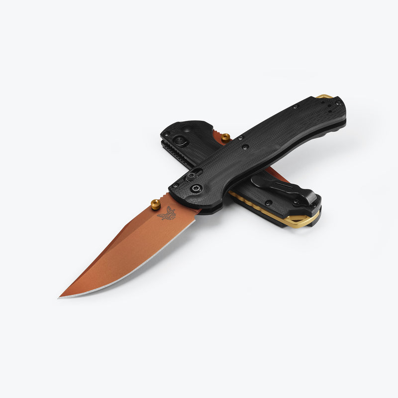 Încărcați imaginea în vizualizatorul Galerie, Briceag de buzunar BENCHMADE TAGGEDOUT® | LIMITED EDITION | Blakc G-10 | COPPER SUEDE 15536-2501
