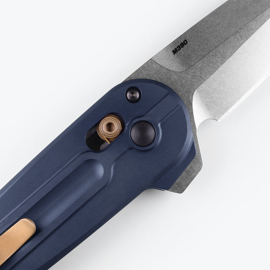 Briceag de buzunar BENCHMADE LOWDEN ™ | Crater Blue Aluminum 491