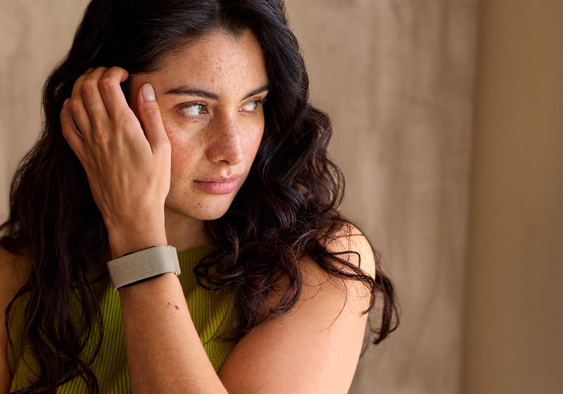 Load image into Gallery viewer, Garmin CIRQA Smart Band – Brățară inteligentă pentru monitorizarea sănătății și fitnessului - gri French Gray S/M
