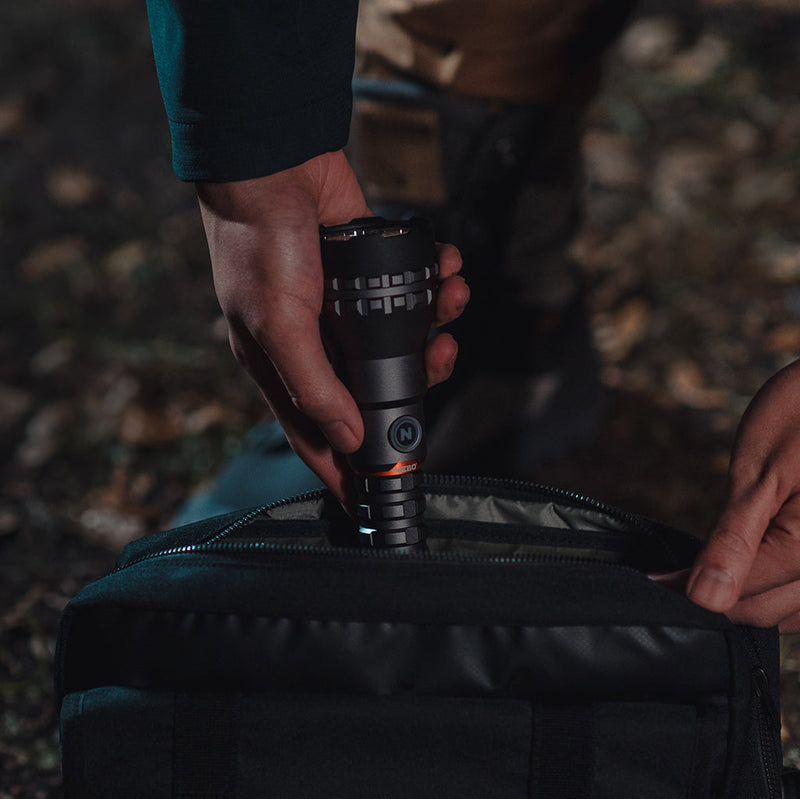 Încărcați imaginea în vizualizatorul Galerie, Lanterna NEBO Luxtreme Spotlight | Rechargeable ( NEB-FLT-1008-G )

