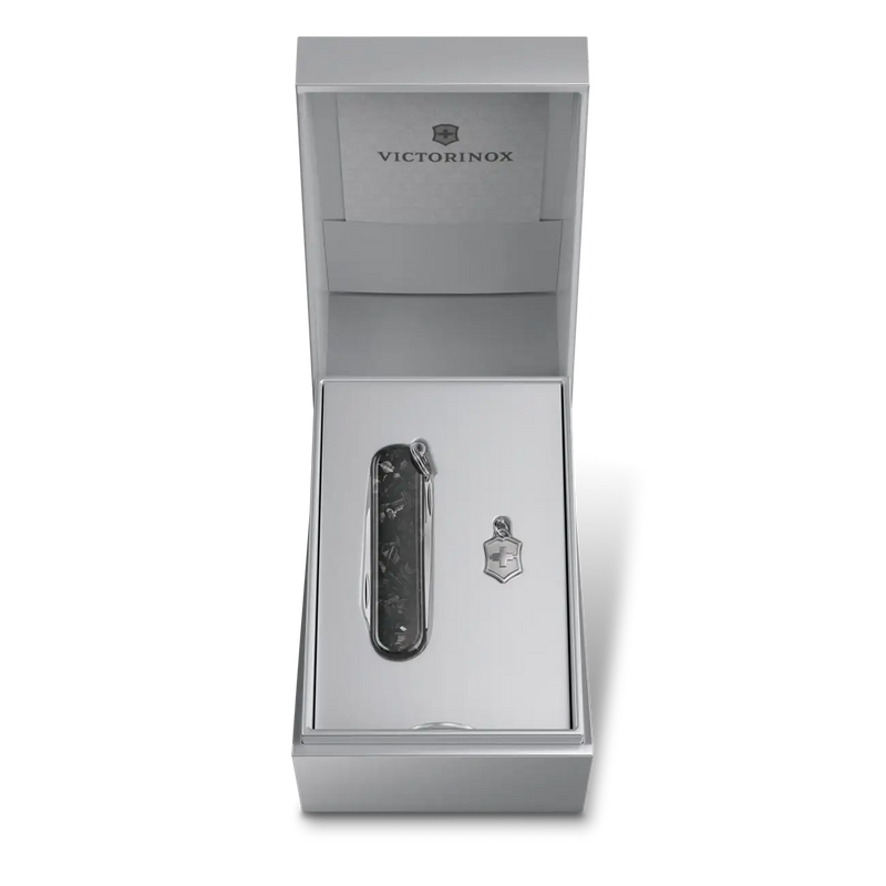 Load image into Gallery viewer, Briceag multifunctional Victorinox Classic SD, Editie Speciala, Brilliant Carbon, 0.6221.90
