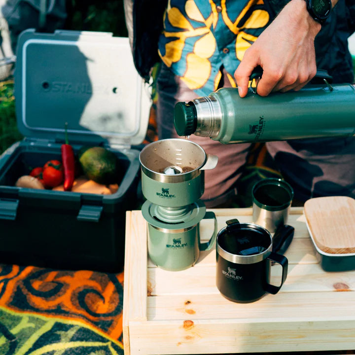 Load image into Gallery viewer, Port-a-coffe STANLEY THE PERFECT-BREW POUR OVER 0.59L HAMMERTONE GREEN / MATTE BLACK PEBBLE
