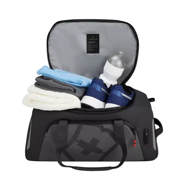 Încărcați imaginea în vizualizatorul Galerie, GEANTA VICTORINOX TOURING 2.0 SPORTS DUFFEL 33L NEGRU 612126
