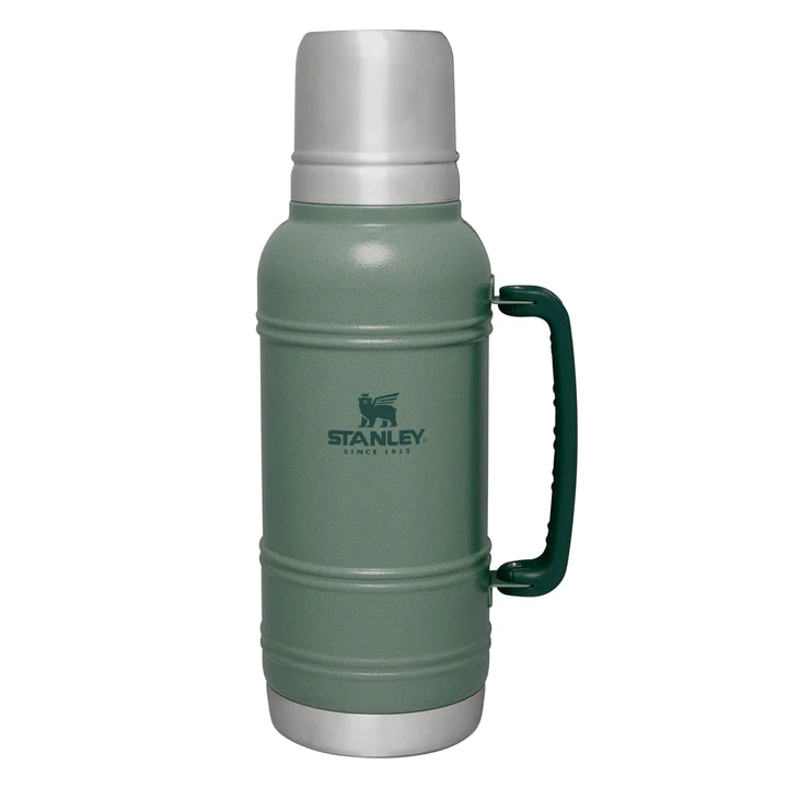 Încărcați imaginea în vizualizatorul Galerie, Termos STANLEY ARTISAN THERMAL BOTTLE 1.4L HAMMERTONE GREEN 10-11429-004
