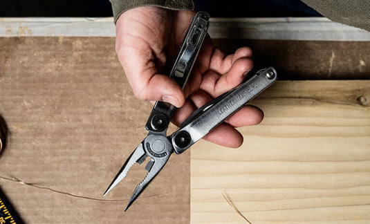 Multi-tool, 15 functii, teaca material textil, LEATHERMAN CURL