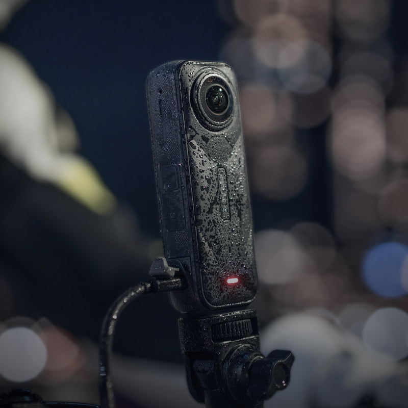 Load image into Gallery viewer, Insta360 - capac USB - X5 All-Weather USB Charging Cover
